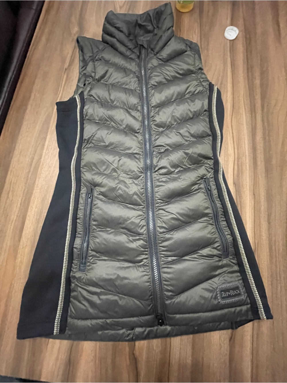 Alp-n-Rock quilted down puffer full zip vest Olive and black XS